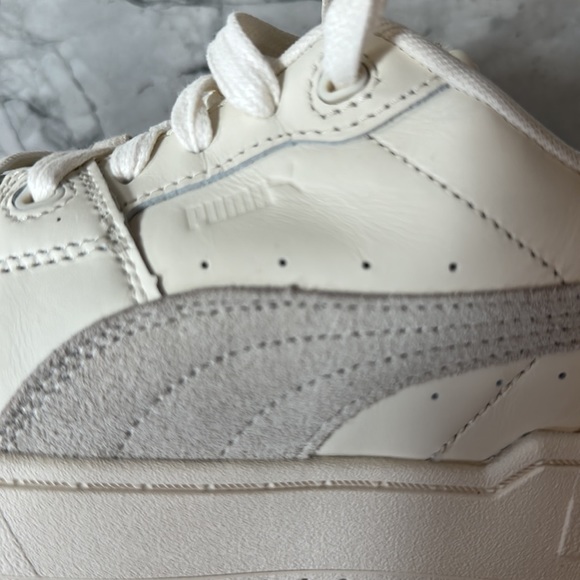 PUMA Off-White Sneakers - Picture 8 of 8